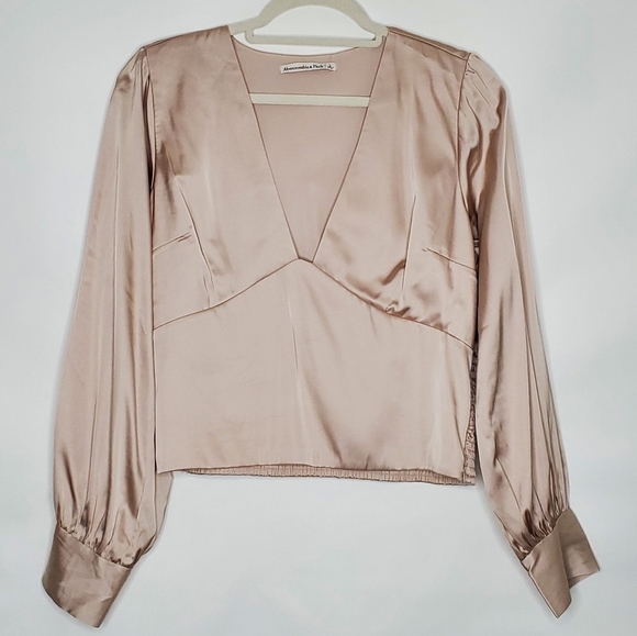 Abercrombie & Fitch Satin V-neck Blouse Rose Gold Long Sleeve Going Out Top NEW - Picture 1 of 11